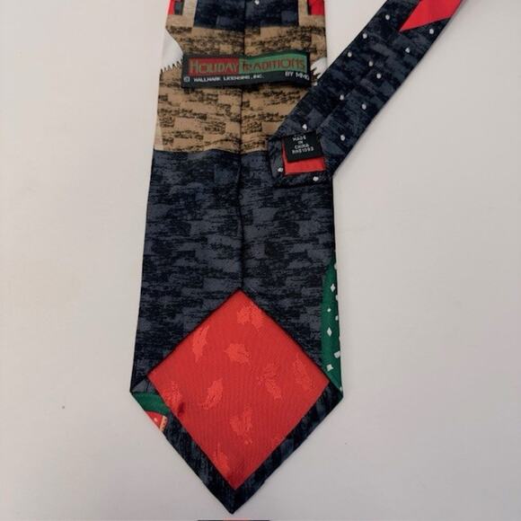 Hallmark Holiday Traditions Men's Neck Tie, Nativity Scene, Black/Red/Green 60" - Picture 4 of 11